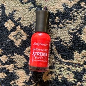 NWT sally Hanson 302 red-iCal rockstar nail color